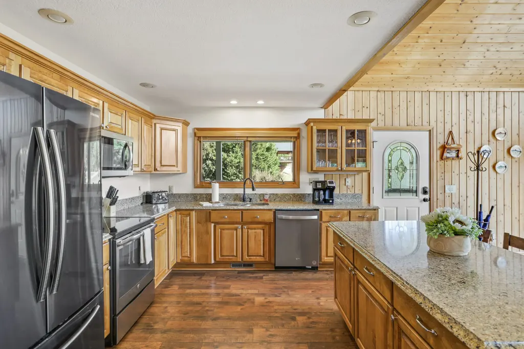 Fully equipped kitchen appliance wall